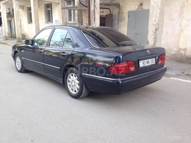 Mercedes E 230 1997, 376,000 km - 2.3 l - Sumqayıt