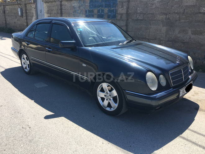 Mercedes E 220 1998, 334,600 km - 2.2 l - Bakı