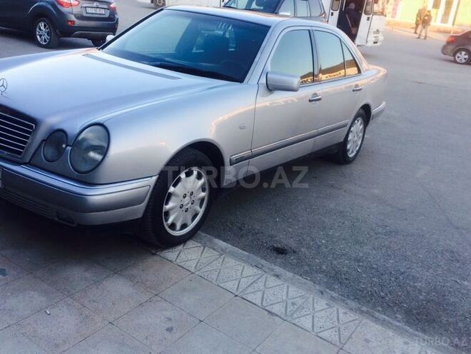 Mercedes E 240 1998, 235,000 km - 2.4 l - Bakı