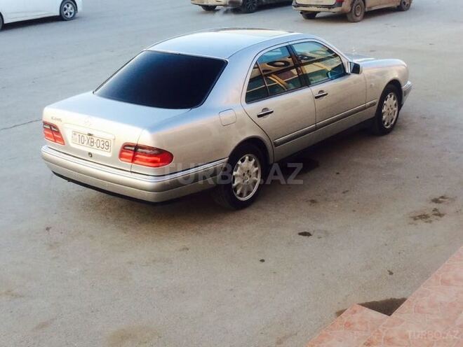 Mercedes E 240 1998, 235,000 km - 2.4 l - Bakı