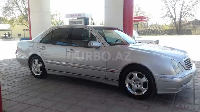 Mercedes E 240 2001, 174,300 km - 2.6 л - Gəncə