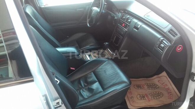 Mercedes E 240 2001, 174,300 km - 2.6 л - Gəncə
