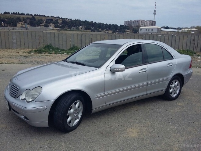 Mercedes C 200 2003, 137,000 km - 2.0 l - Bakı