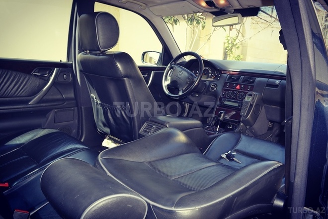 Mercedes E 270 2001, 30,000 km - 2.7 l - Bakı