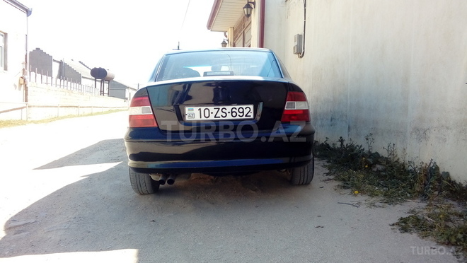 Opel Vectra 1996, 200,000 km - 2.0 l - Bakı