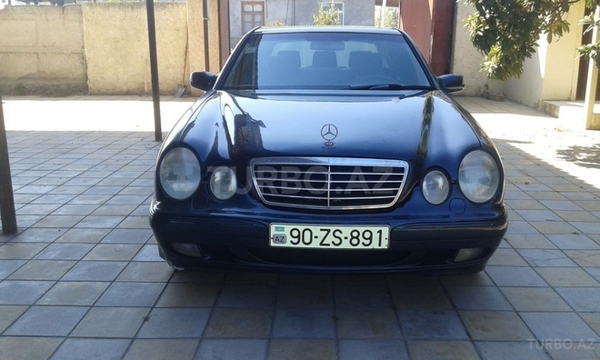 Mercedes E 240 2001, 182,500 km - 2.6 l - Bərdə