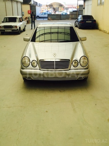 Mercedes E 240 1998, 235,000 km - 2.4 l - Bakı
