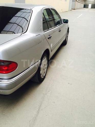 Mercedes E 240 1998, 235,000 km - 2.4 l - Bakı