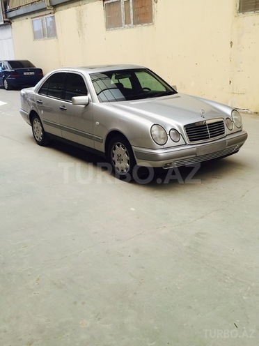 Mercedes E 240 1998, 235,000 km - 2.4 l - Bakı