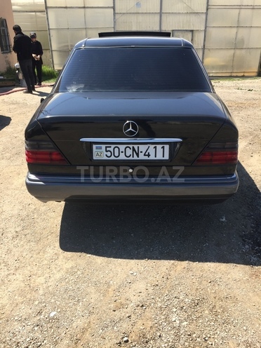 Mercedes E 220 1995, 366,000 km - 2.2 l - Bakı