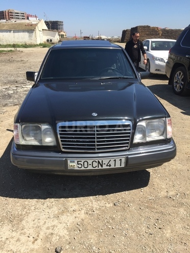 Mercedes E 220 1995, 366,000 km - 2.2 l - Bakı