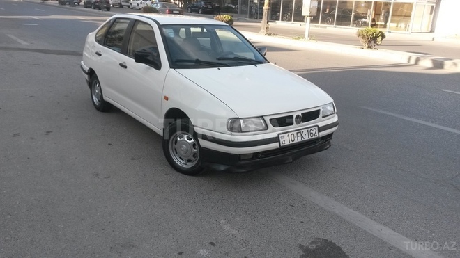 Volkswagen Polo 1995, 1,250,000 km - 1.5 л - Bakı