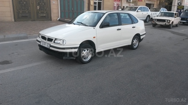 Volkswagen Polo 1995, 1,250,000 km - 1.5 л - Bakı
