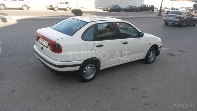 Volkswagen Polo 1995, 1,250,000 km - 1.5 л - Bakı