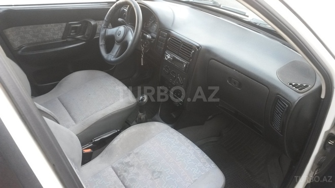 Volkswagen Polo 1995, 1,250,000 km - 1.5 л - Bakı