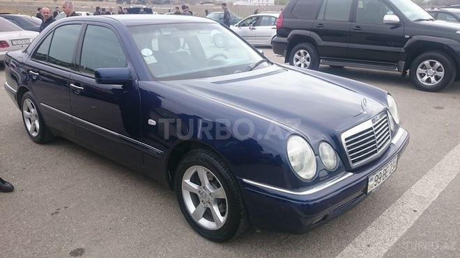 Mercedes E 240 1998, 260,000 km - 2.4 l - Bakı