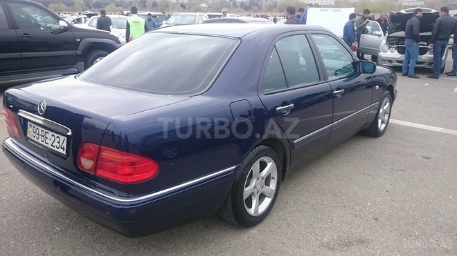 Mercedes E 240 1998, 260,000 km - 2.4 l - Bakı