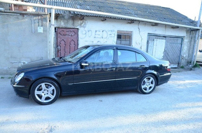 Mercedes E 320 2002, 209,150 km - 3.2 l - Bakı