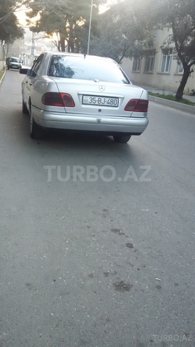 Mercedes E 220 1999, 567,500 km - 2.2 л - Bakı