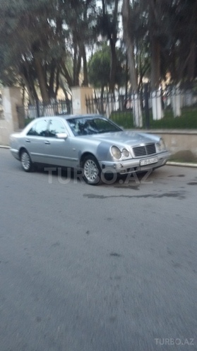 Mercedes E 220 1999, 567,500 km - 2.2 л - Bakı