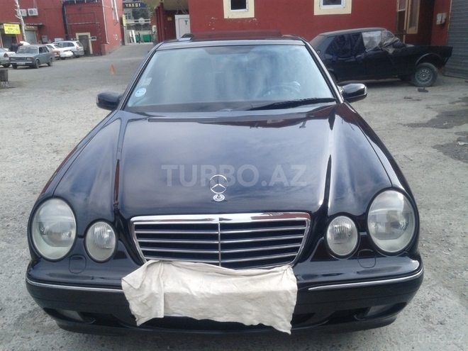 Mercedes E 220 2000, 213,465 km - 2.2 l - Bakı