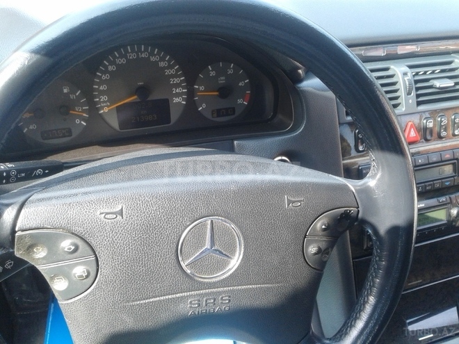 Mercedes E 220 2000, 213,465 km - 2.2 l - Bakı