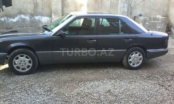 Mercedes E 200 1993, 490,000 km - 2.0 л - Bakı
