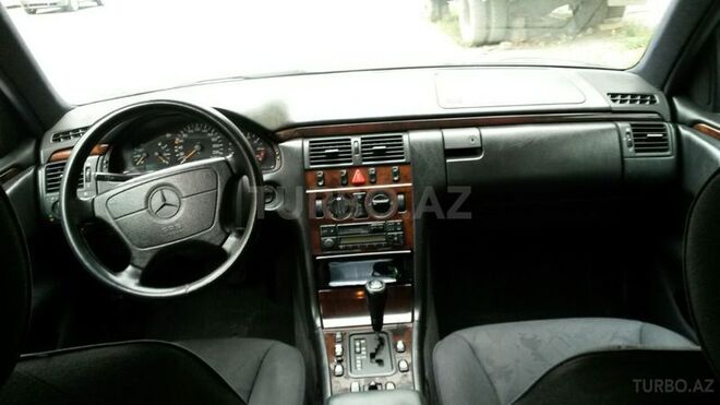 Mercedes E 230 1997, 285,624 km - 2.3 l - Bakı