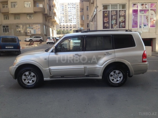 Mitsubishi Pajero 2003, 176,000 km - 3.0 l - Bakı