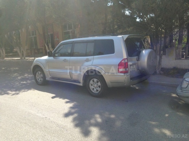 Mitsubishi Pajero 2003, 176,000 km - 3.0 l - Bakı