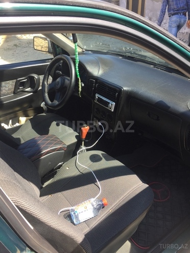 Volkswagen Polo 1995, 250,000 km - 1.6 l - Bakı