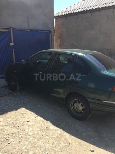 Volkswagen Polo 1995, 250,000 km - 1.6 l - Bakı