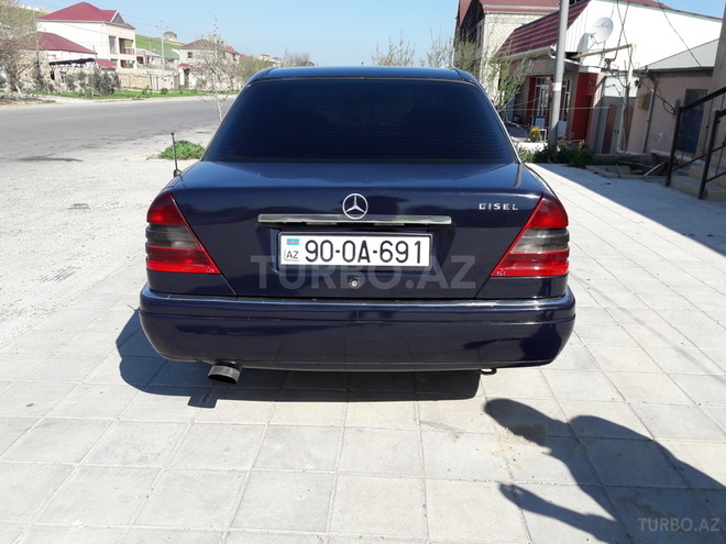 Mercedes C 220 1995, 350,000 km - 2.2 l - Bakı