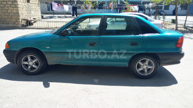 Opel Astra 1994, 351,000 km - 1.6 l - Sumqayıt