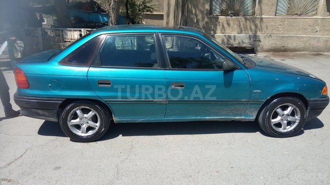 Opel Astra 1994, 351,000 km - 1.6 l - Sumqayıt