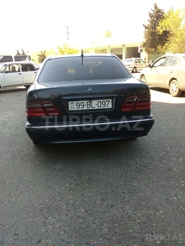 Mercedes E 220 2000, 299,000 km - 2.2 l - Sumqayıt