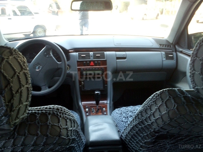 Mercedes E 220 2000, 299,000 km - 2.2 l - Sumqayıt