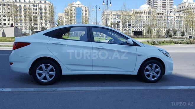 Hyundai Accent 2011, 30,000 km - 1.6 l - Bakı