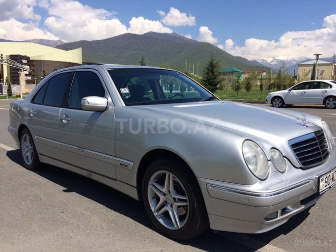 Mercedes E 240 2000, 196,000 km - 2.4 l - Qax