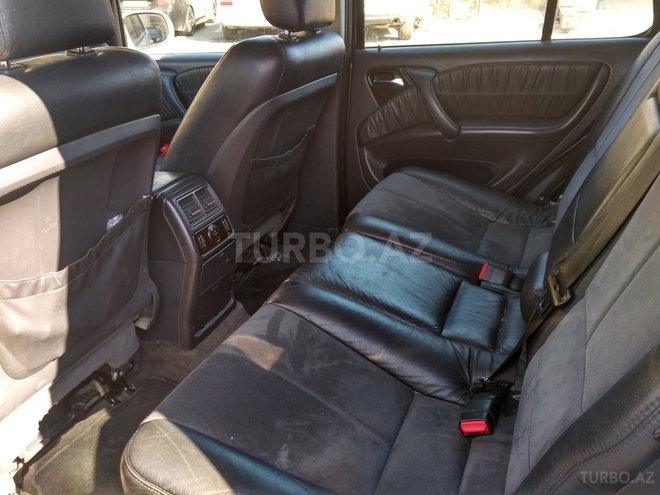 Mercedes ML 270 2005, 301,000 km - 2.7 l - Bakı