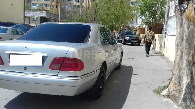 Mercedes E 300 1996, 340,000 km - 3.0 l - Sumqayıt