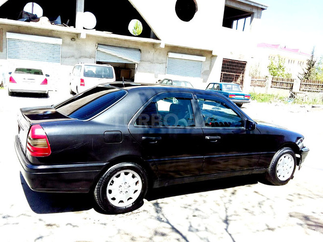 Mercedes C 180 1994, 200,000 km - 1.8 l - Bakı
