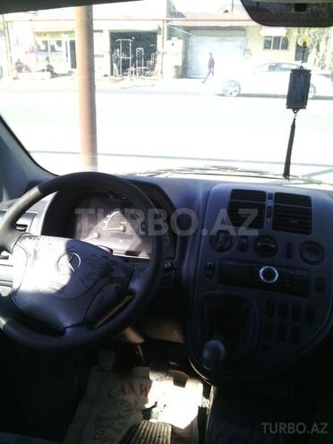 Mercedes Vito 110 2002, 325,000 km - 2.2 l - Bakı