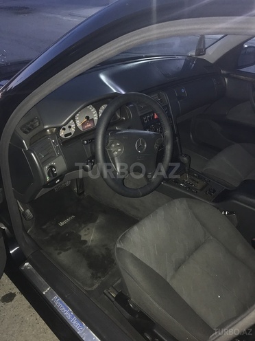 Mercedes E 280 2000, 203,646 km - 2.8 l - Quba