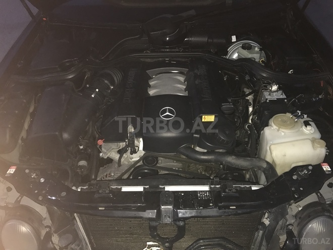 Mercedes E 280 2000, 203,646 km - 2.8 l - Quba