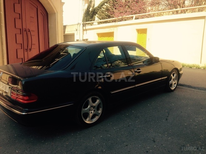 Mercedes E 240 2000, 210,000 km - 2.4 l - Bakı
