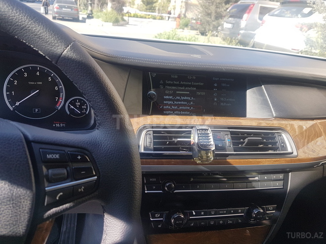 BMW 750 2009, 83,000 km - 4.4 l - Bakı