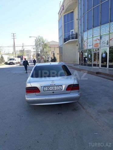 Mercedes E 240 2002, 124,000 km - 2.6 l - Bakı