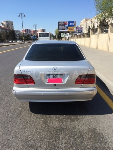 Mercedes E 240 2001, 189,200 km - 2.6 l - Bakı