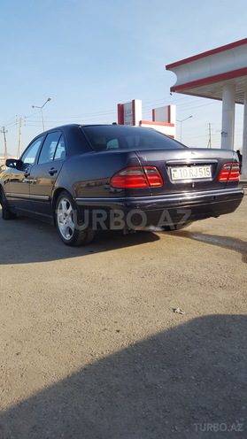 Mercedes E 320 1998, 300,000 km - 3.2 l - Yevlax